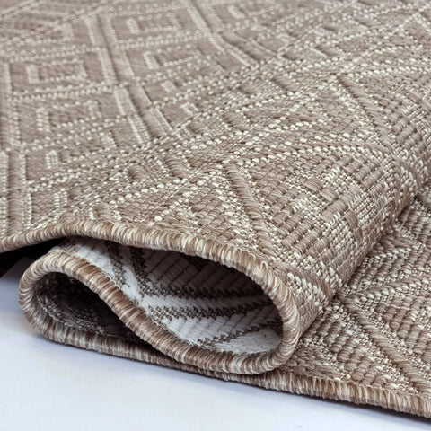 Indoor Outdoor Reversible Rug Beige and White Cream Aztec Geometric Pattern Large Patio Garden Mats